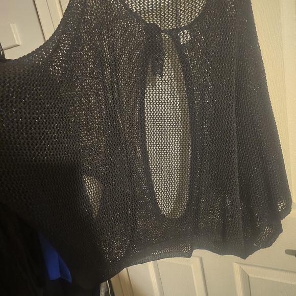 Poncho - Picture 7 of 9